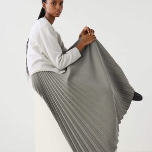 NEW Uniqlo C Pleated Long Skirt Grey Maxi limited Size S